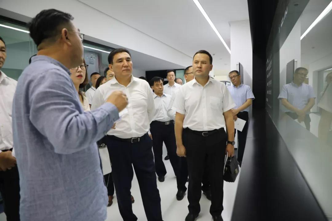 参观佰富彩主页智能生产车间.jpg